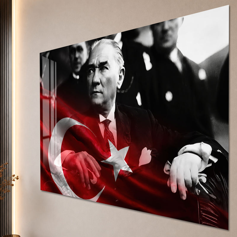 Gri Fonda Bayraklı Atatürk Cam Tablo