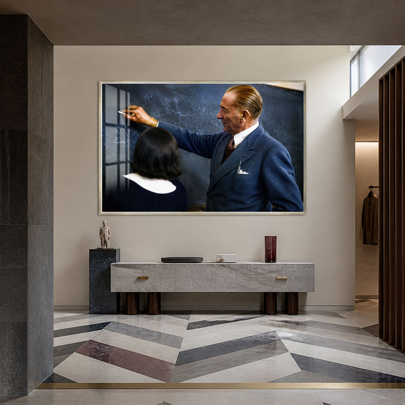 Tahta Başında Atatürk Cam Tablo – Gümüş Çerçeveli