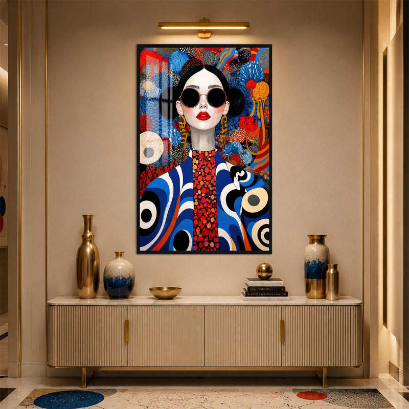 Yuvarlak Gözlüklü Renkli Pop Art Kadın Cam Tablo – Siyah Çerçeveli Cam Tablo