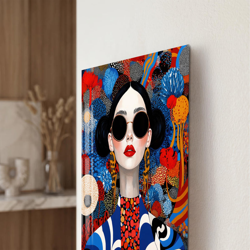 Yuvarlak Gözlüklü Renkli Pop Art Kadın Cam Tablo – Cam Tablo