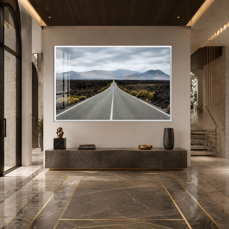 Volkanik Arazide Uzun Yol Cam Tablo – Beyaz Çerçeveli Cam Tablo