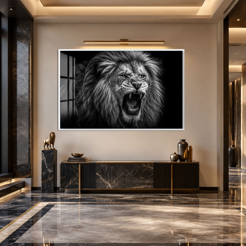 Kükreyen Aslan Siyah Beyaz Cam Tablo – Beyaz Çerçeveli Cam Tablo