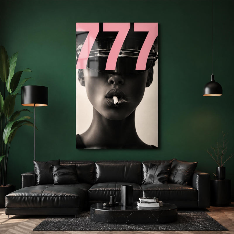 Pembe Vizörlü 777 Portresi Cam Tablo – Cam Tablo