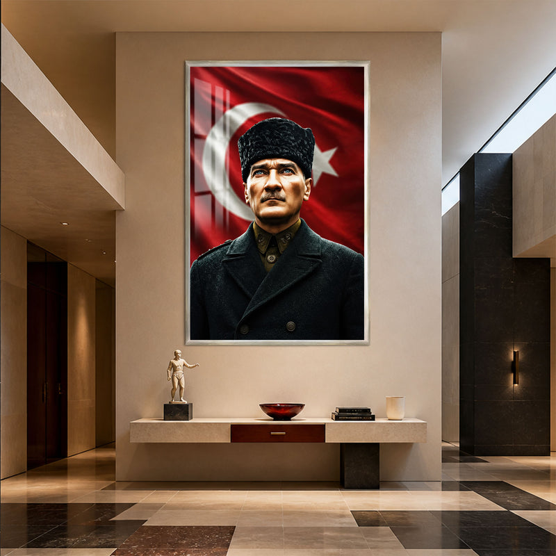 Kalpaklı Atatürk Cam Tablo – Gümüş Çerçeveli