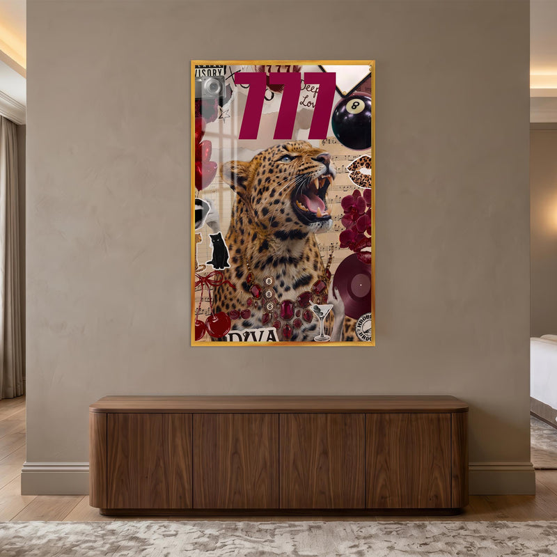 Kolaj Leopar ve 777 Cam Tablo – Altın Çerçeveli Cam Tablo