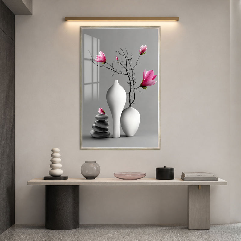 Gri Sessizlikte Pembe Manolyalar Cam Tablo – Gümüş Çerçeveli Cam Tablo