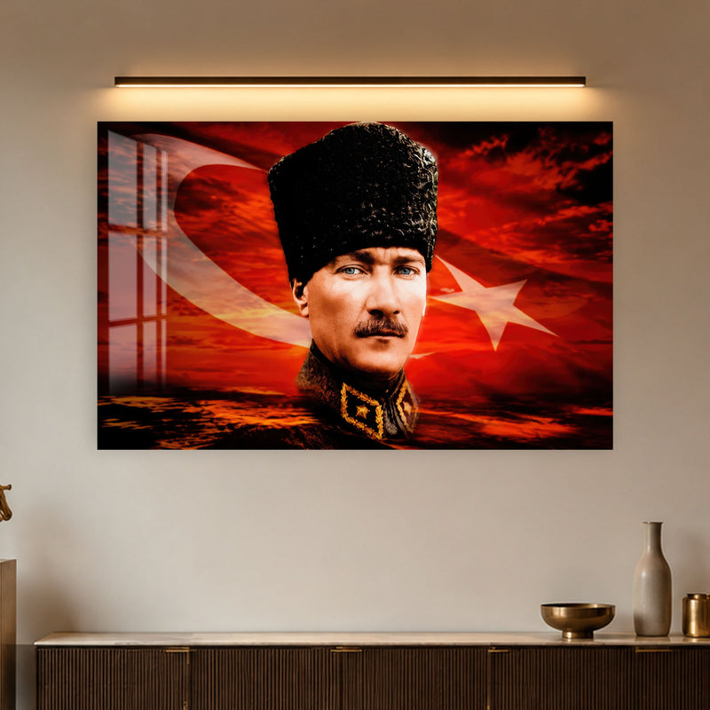 Kızıl Gökte Kalpaklı Atatürk Cam Tablo