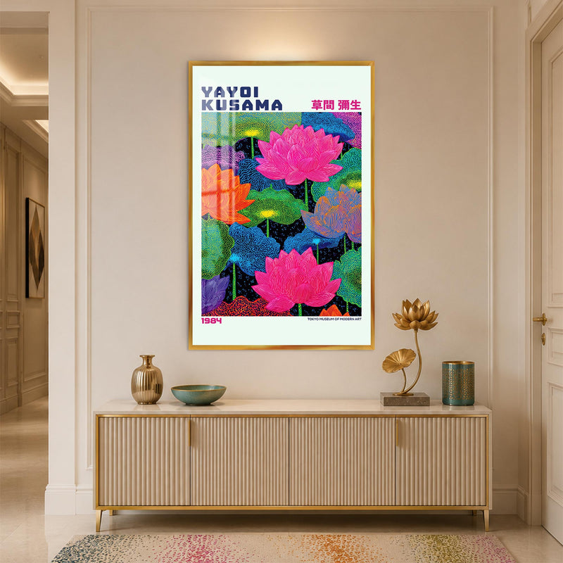 Pembe Lotuslarla Renkli Gölet Cam Tablo – Altın Çerçeveli Cam Tablo