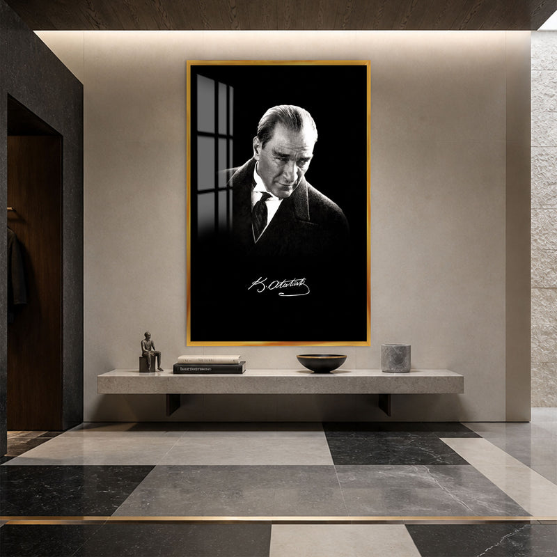 İmzalı Atatürk Cam Tablo – Altın Çerçeveli
