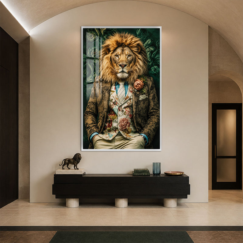 Çiçekli Ceketli Aslan Cam Tablo – Beyaz Çerçeveli Cam Tablo