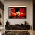 Kızıl Gökte Kalpaklı Atatürk Cam Tablo – Ceviz Çerçeveli
