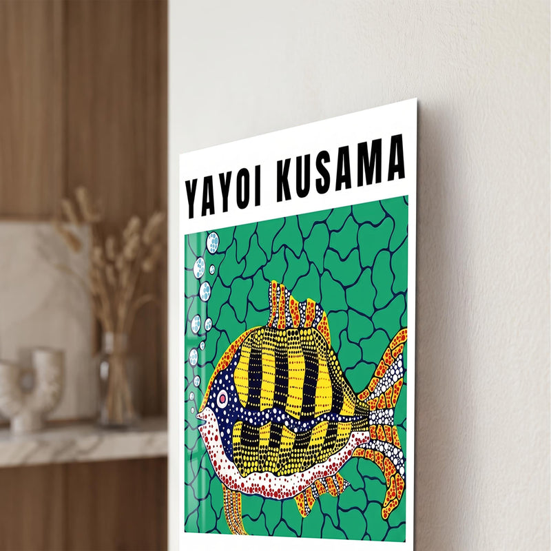Yeşil Sularda Sarı Benekli Balık Cam Tablo – Cam Tablo