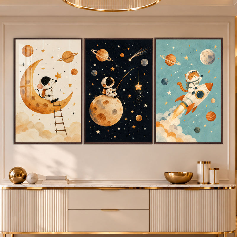 Uzayda Astronot Kedi Üçlü Cam Tablo – Ceviz Çerçeveli