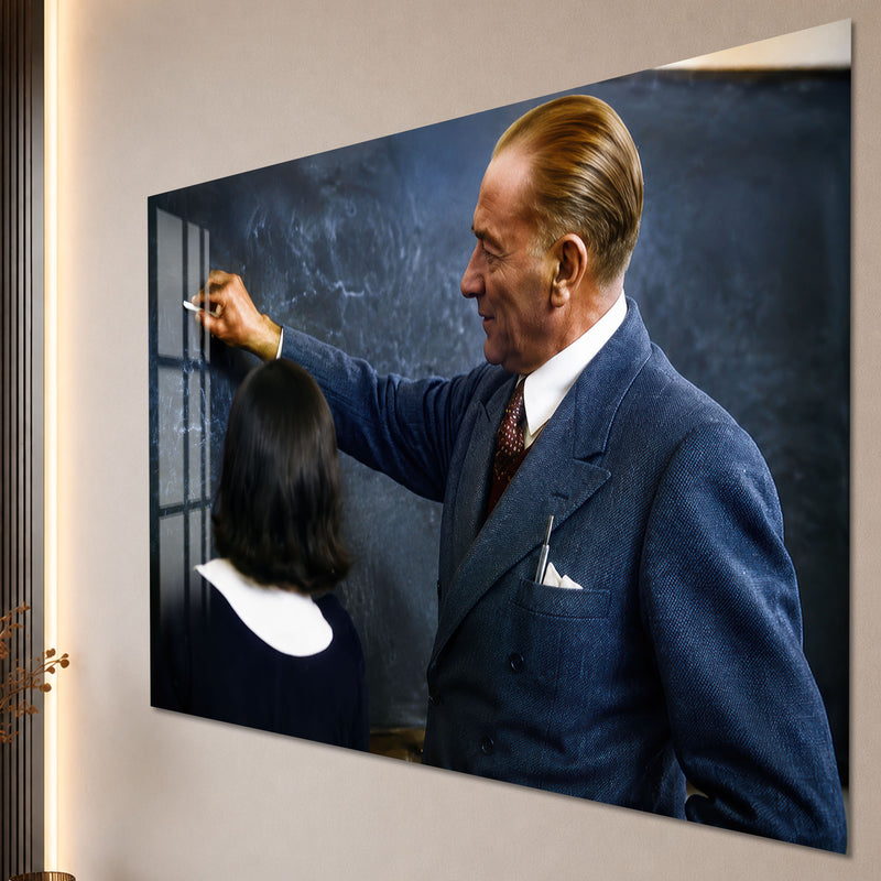 Tahta Başında Atatürk Cam Tablo