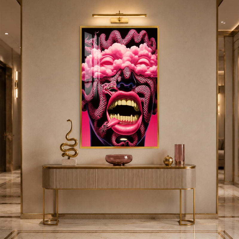 Pembe Yılanlı Medusa Portresi Cam Tablo – Altın Çerçeveli Cam Tablo