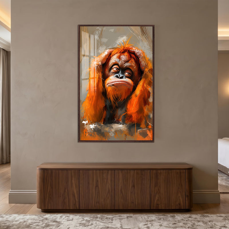 Düşünceli Orangutan Cam Tablo – Ceviz Çerçeveli Cam Tablo