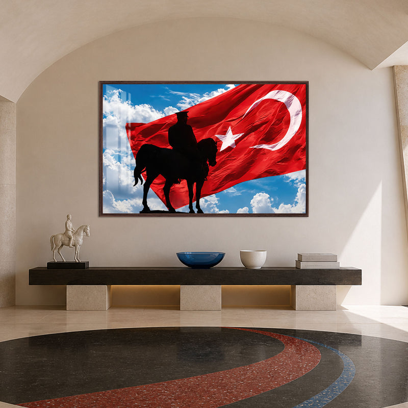 Bayrakta Atlı Atatürk Cam Tablo – Ceviz Çerçeveli