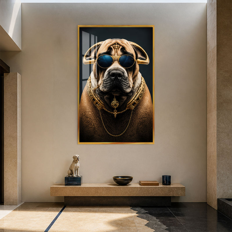 Altın Zincirli Güneş Gözlüklü Köpek Cam Tablo – Altın Çerçeveli Cam Tablo