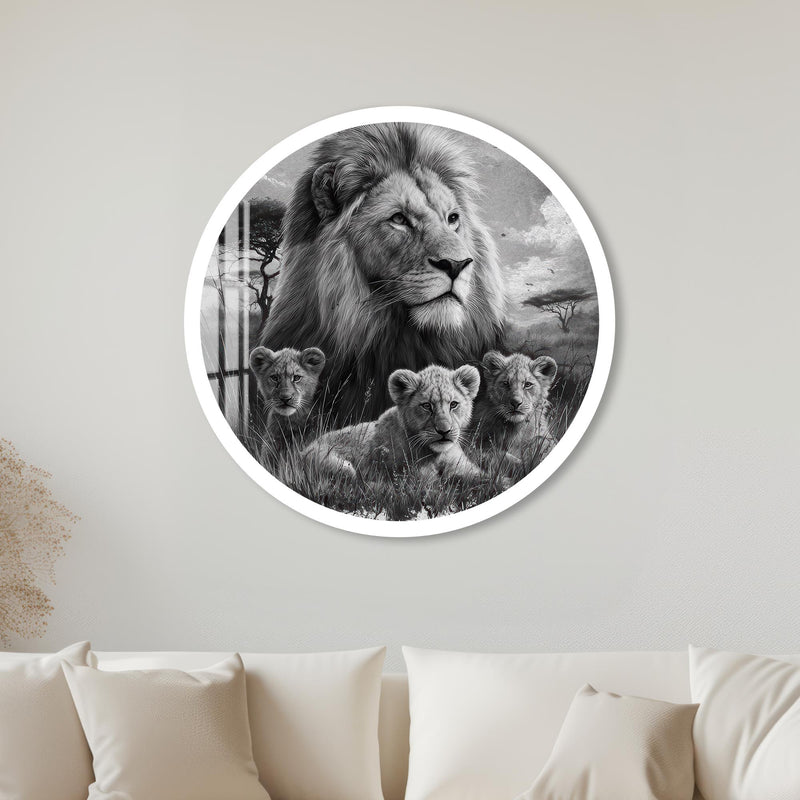 Aslan ve Yavruları Siyah Beyaz Cam Tablo – Beyaz Çerçeveli Cam Tablo