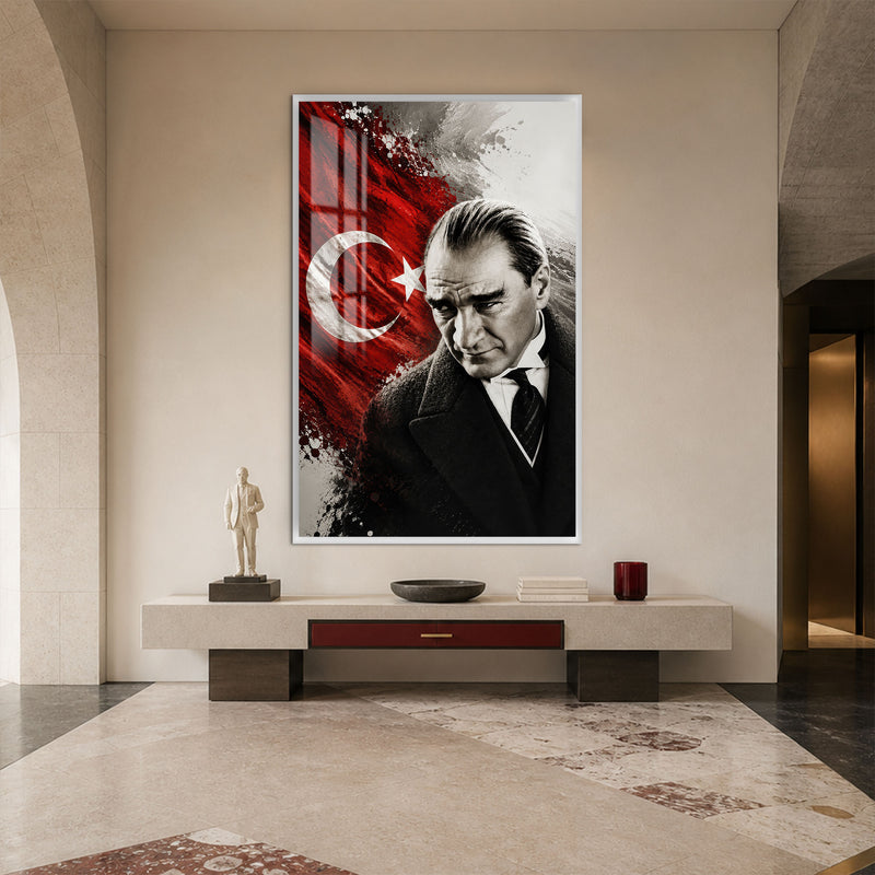 Düşünceli Atatürk Cam Tablo – Beyaz Çerçeveli