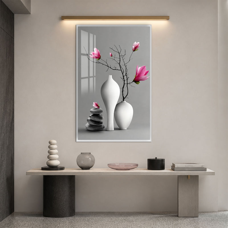 Gri Sessizlikte Pembe Manolyalar Cam Tablo – Beyaz Çerçeveli Cam Tablo