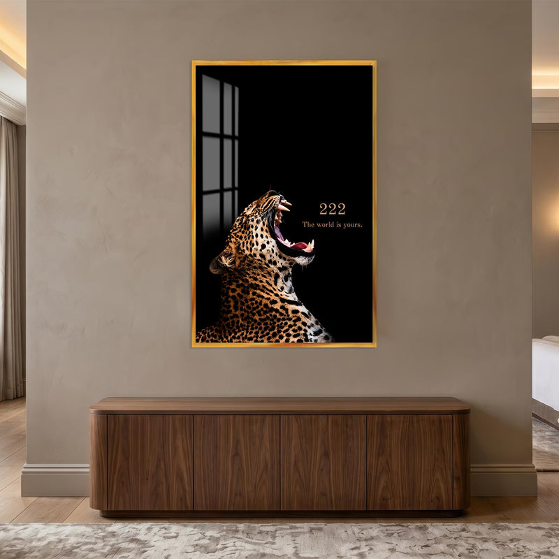 Siyah Zeminde 222 Leopar Cam Tablo – Altın Çerçeveli Cam Tablo