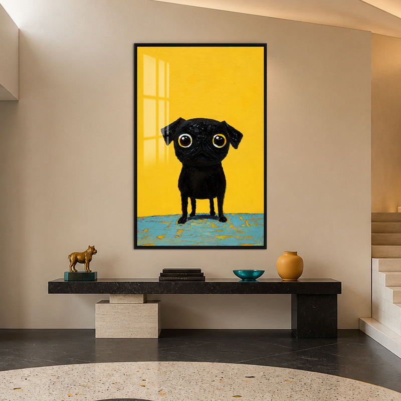 Sarı Fonda Siyah Pug Cam Tablo – Siyah Çerçeveli Cam Tablo