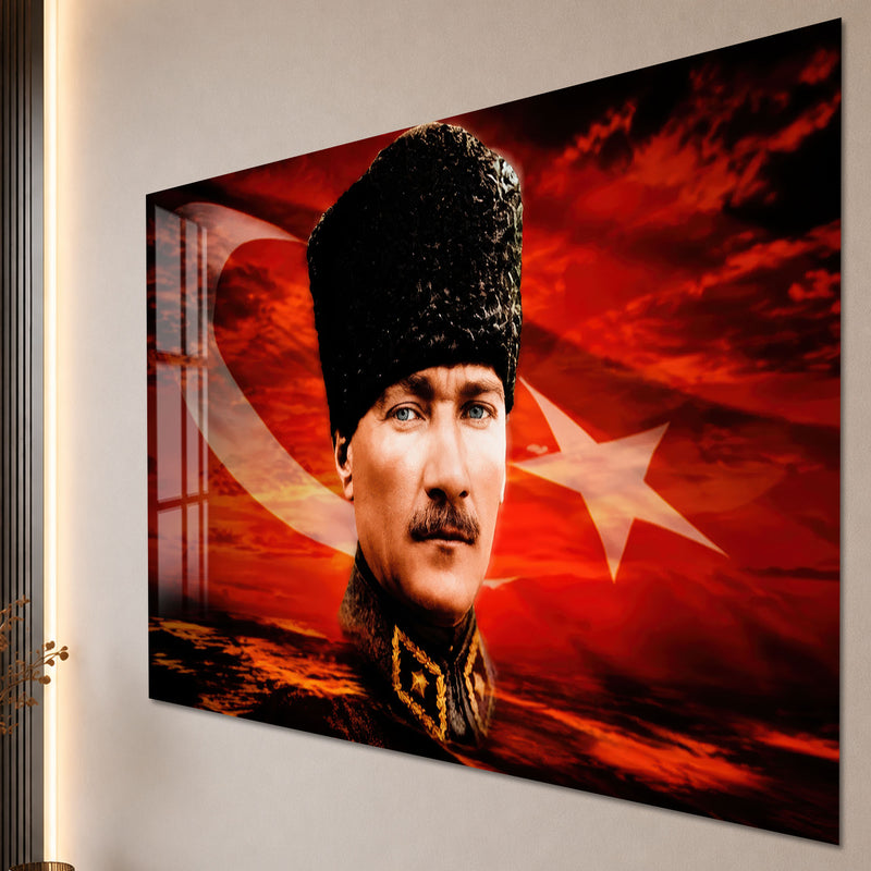 Kızıl Gökte Kalpaklı Atatürk Cam Tablo
