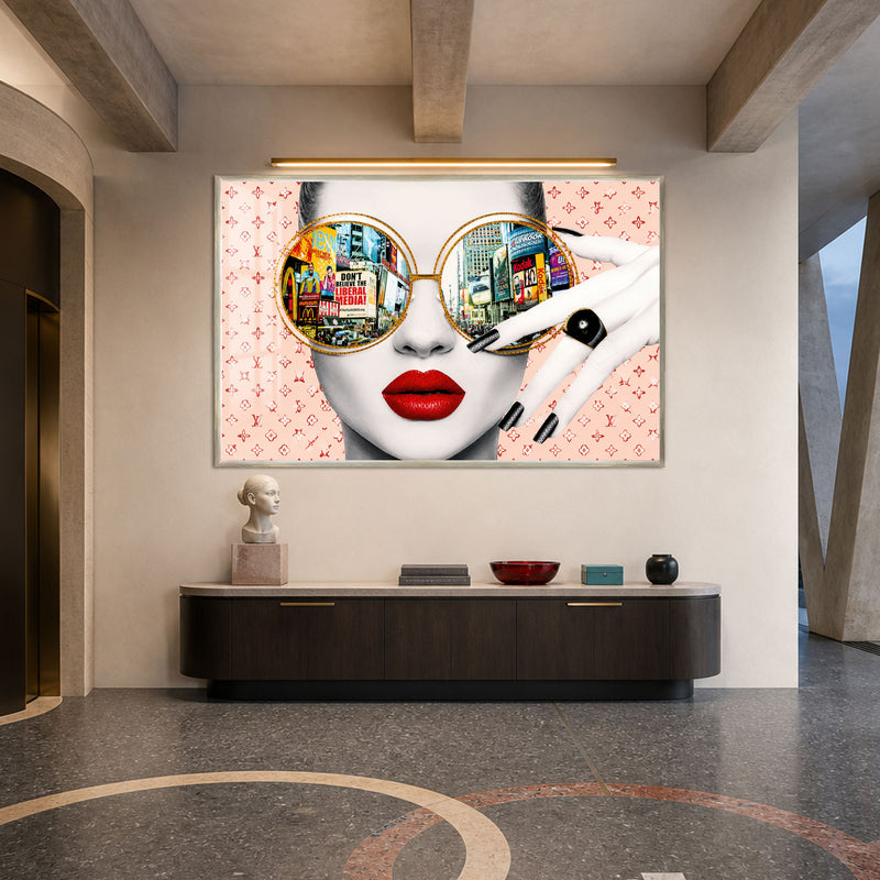 Gözlüklü Kadın Pop Art Cam Tablo – Gümüş Çerçeveli Cam Tablo