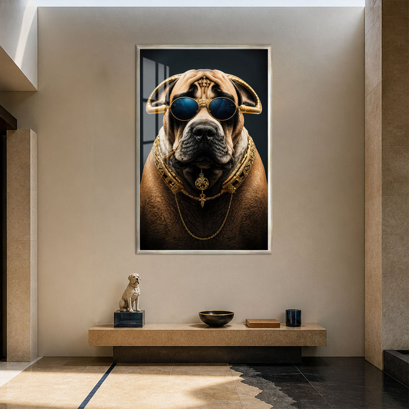 Altın Zincirli Güneş Gözlüklü Köpek Cam Tablo – Gümüş Çerçeveli Cam Tablo