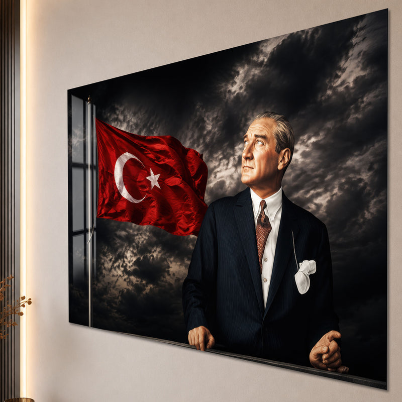 Fırtınalı Gökte Atatürk Cam Tablo