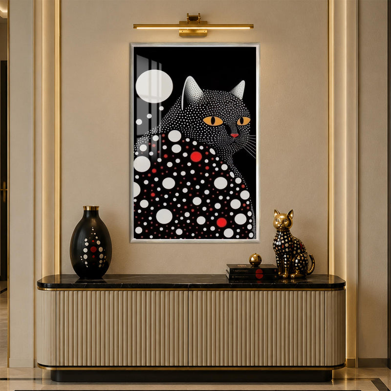 Gece Işığında Benekli Kedi Cam Tablo – Gümüş Çerçeveli Cam Tablo