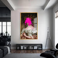 Pink Splash Lady Cam tablo – Altın Çerçeveli Cam Tablo