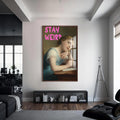 Stay Weird Cam tablo – Ceviz Çerçeveli Cam Tablo