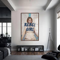 Rebel Girl Cam tablo – Ceviz Çerçeveli Cam Tablo
