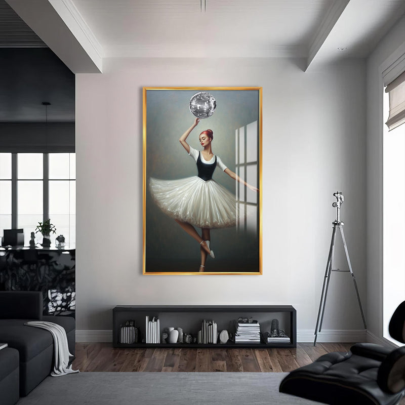 Disco Ballerina Cam Tablo – Altın Çerçeveli Cam Tablo