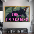 Shh… I’m Reading Cam tablo – Altın Çerçeveli Cam Tablo