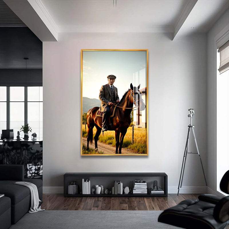 Atatürk Atında Cam Tablo – Altın Çerçeveli Cam Tablo