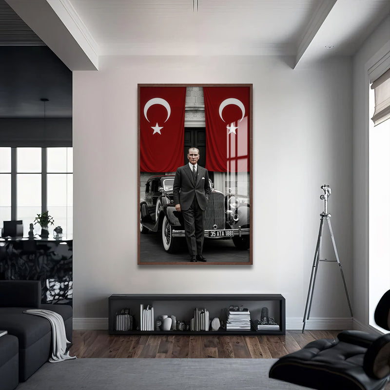 Atatürk ve Arabası Cam Tablo – Ceviz Çerçeveli Cam Tablo
