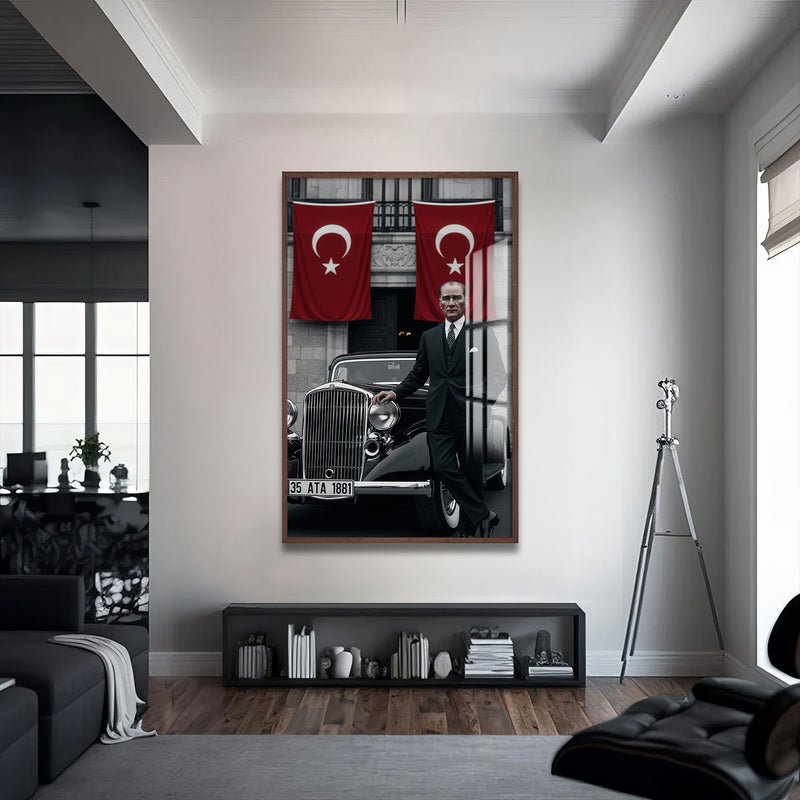 Atatürk ve Arabası Cam Tablo – Ceviz Çerçeveli Cam Tablo