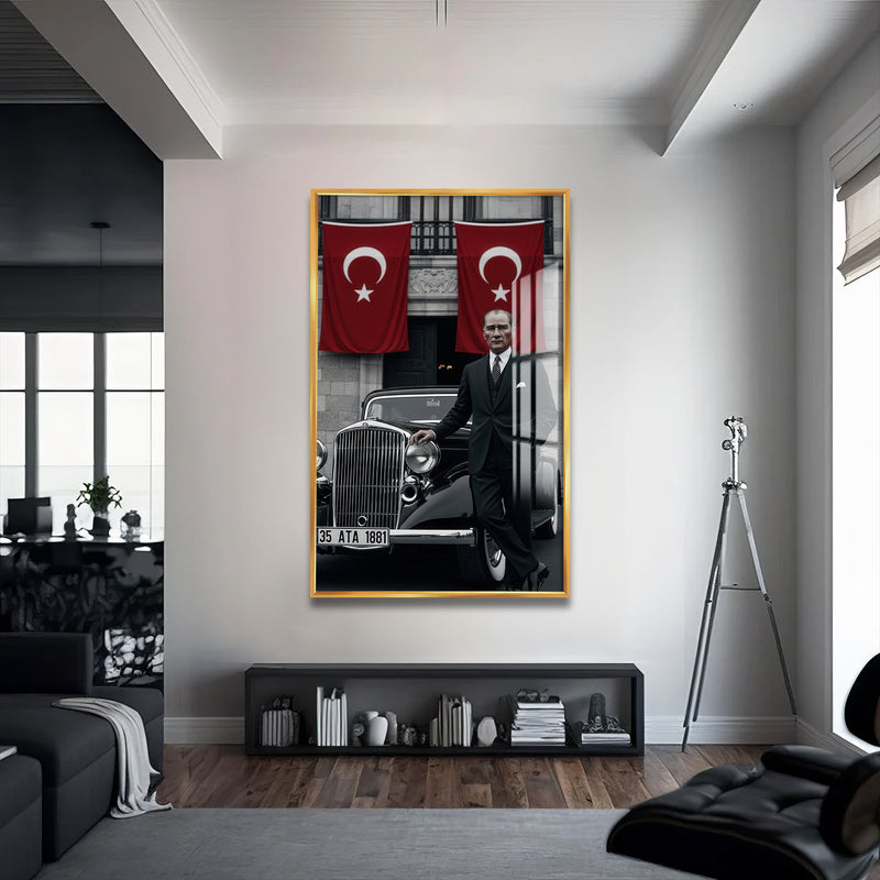 Atatürk ve Arabası Cam Tablo – Altın Çerçeveli Cam Tablo