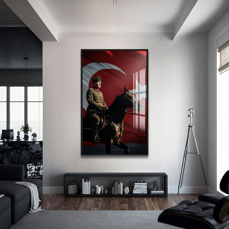 Atatürk ve Sancak Cam Tablo – Siyah Çerçeveli Cam Tablo