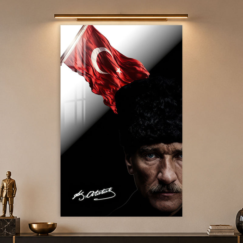 İmzalı Bayraklı Atatürk Cam Tablo