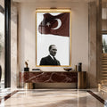 Bayrak Altında Atatürk Cam Tablo – Altın Çerçeveli