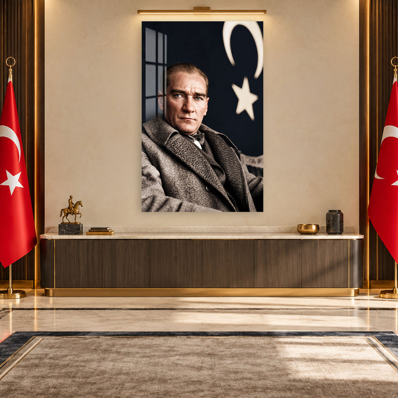 Tüvit Paltolu Atatürk Cam Tablo