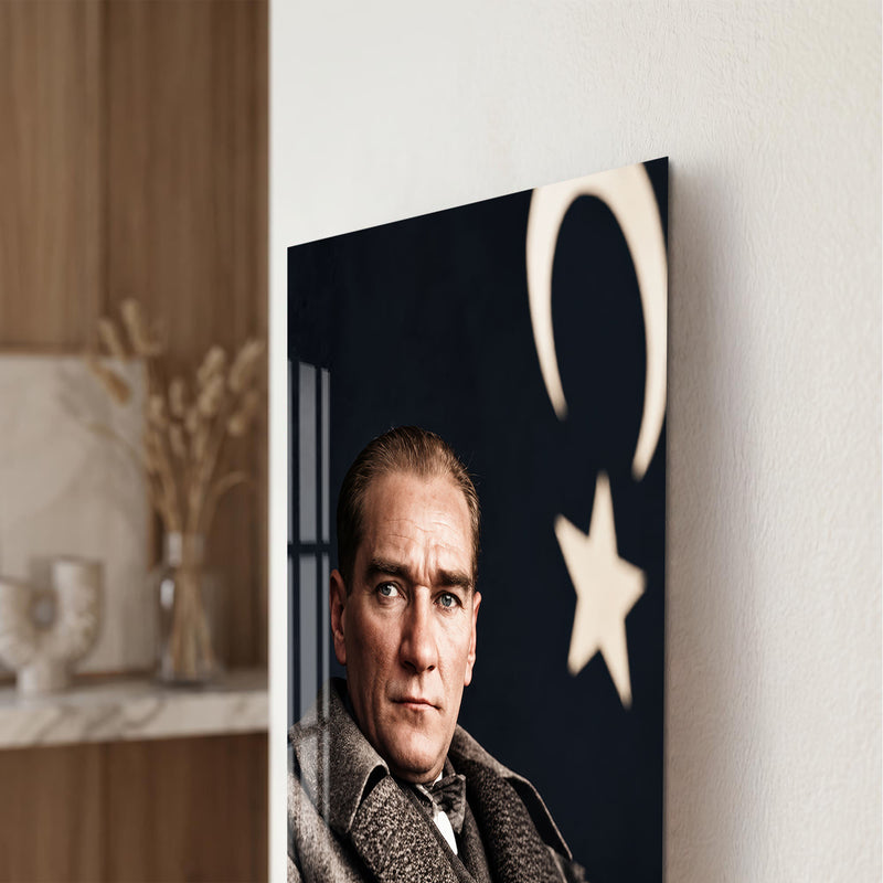 Tüvit Paltolu Atatürk Cam Tablo