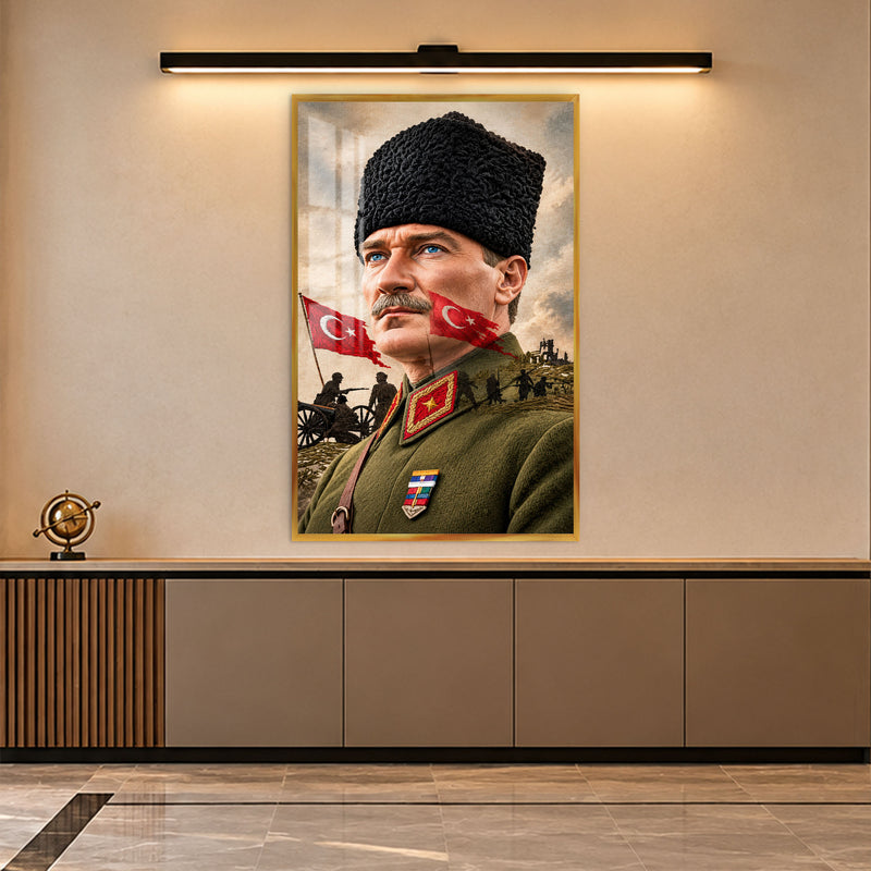 Cephede Atatürk Cam Tablo – Altın Çerçeveli