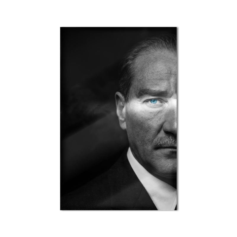Atatürk Mavi Göz Dramatik Cam Tablo – Cam Tablo