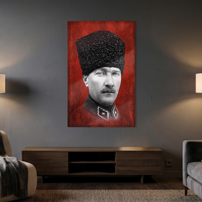 Çerçevesiz Kırmızı Zemin Atatürk Kalpak Cam Tablo