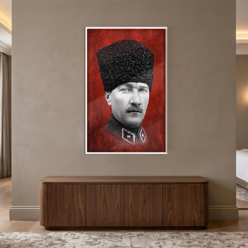 Beyaz Çerçeveli Kırmızı Zemin Atatürk Kalpak Cam Tablo